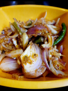 A picture of Chilli onion quick pickle.