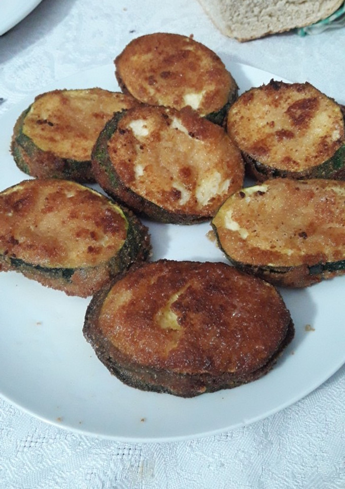 Una foto de Calabacín relleno de mozzarella