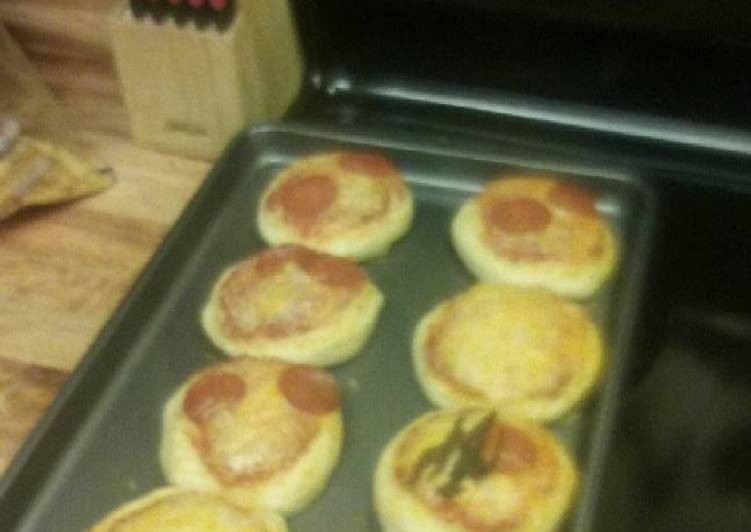 Easy Mini Pizzas