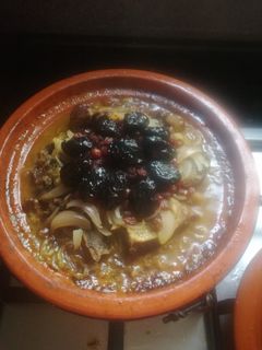 صورة لوصفة الطاجين بالبرقوق او الزبيب
