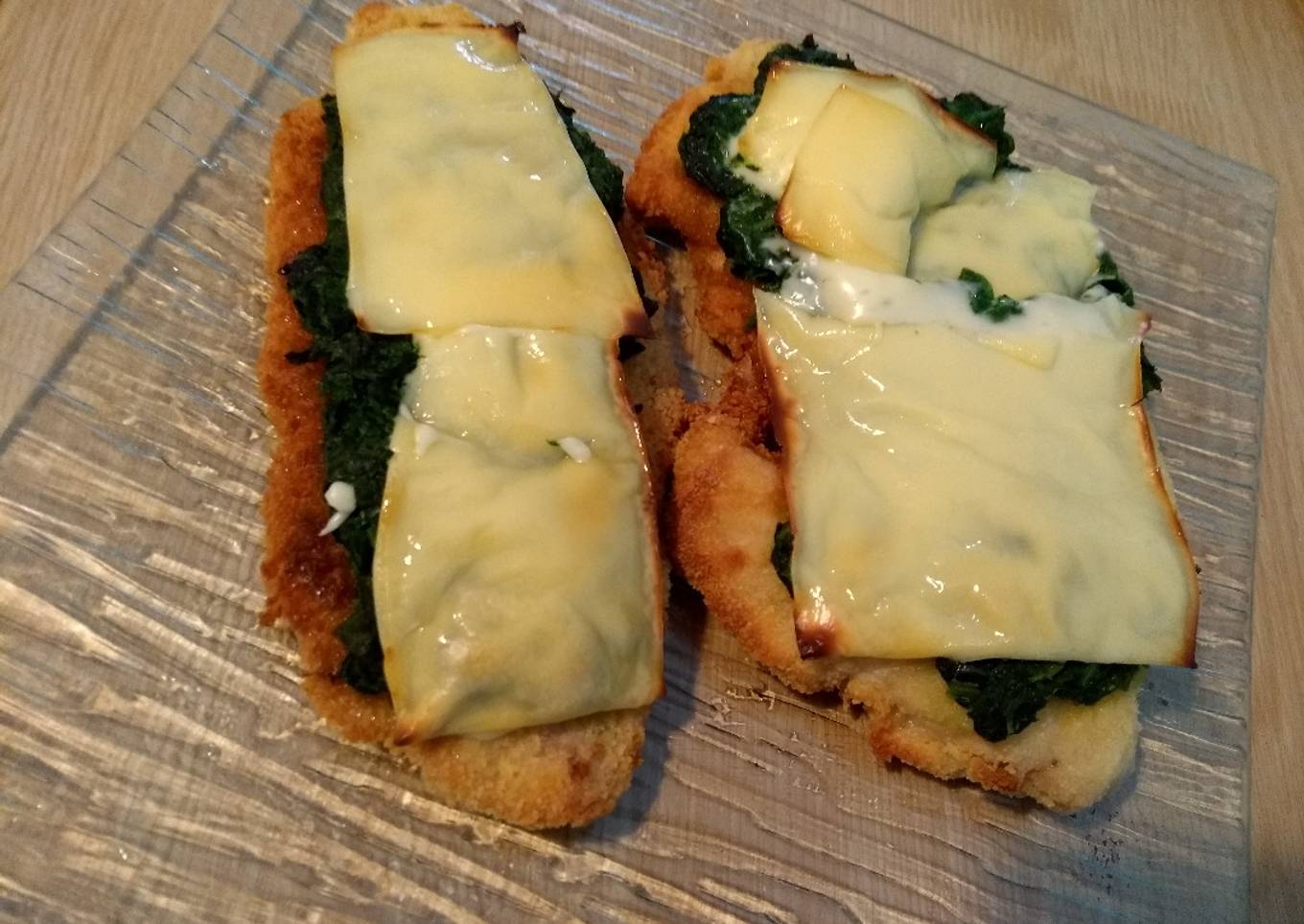 Filetes de pollo con espinacas a la crema