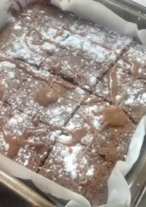 Una foto de Brownies con sabor a café, almendras y nueces. Muy fácil