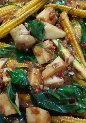 รูปของ "เห็ดผัดพริกแกง"🍄🌶 Mushroom Stir Fried with Red Curry Paste