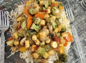 A picture of Veg pan fried noodles.