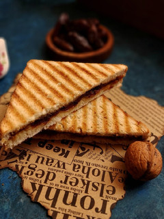 عکسی از دستور اسنک خرما و گردو
