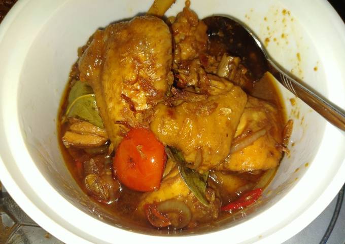 Bagaimana Menyiapkan Ayam kecap yang Enak