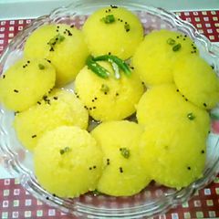 A picture of Idli dhokla.