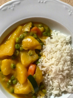 Una foto de Arroz con verduritas, leche de coco y Ras el hanout