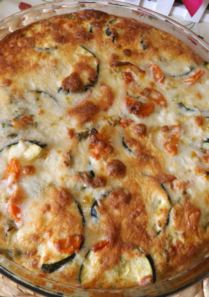 Una foto de Pastel exquisito de vegetales al horno