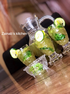 A picture of Cucumber mojito🥒🍃🍋.