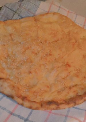A picture of Cheese Naan.