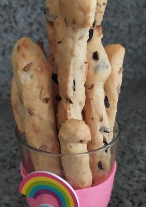 Una foto de Bastones con pipas Bastones con Olivas negras
