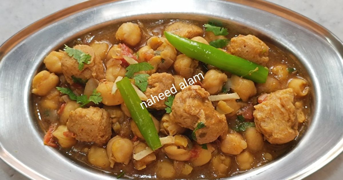 Masala Chickpeas With Soya Chunks Recipe by Naheed Alam - Cookpad