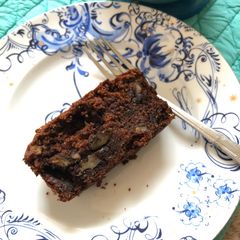 A picture of Carrot and walnut cake (vegan).