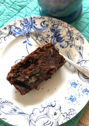 A picture of Carrot and walnut cake (vegan).