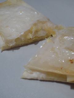 Una foto de Empanadillas crujientes de merluza y azafrán