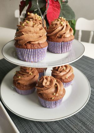O poză a rețetei Cupcakes de cacao cu cremă de ciocolată.