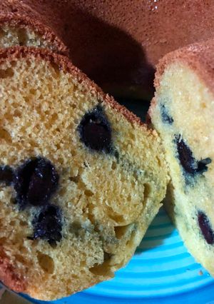 Una foto de Budín de naranja con berries