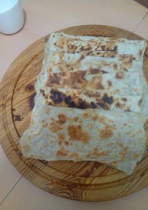 صورة لوصفة سحور ولا اروع خبز طاوه محشيه جبن وبيض