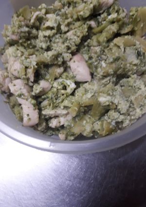 Una foto de Revuelto de brócoli pechuga ajo y huevo