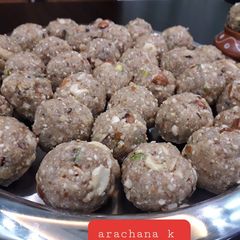 A picture of Mawa sesame dryfrurits ladoo.