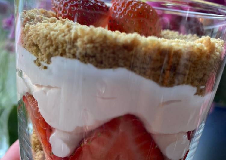 Resep Strawberry Baileys Cheesecake Anti Gagal