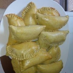 A picture of Baked meat pie.