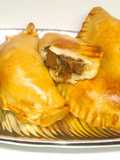 Empanadas artesanal rellenas de capocollo marinado en Salsa Chimichurri casera