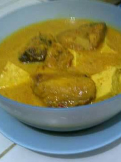 Foto resep Mangut iwak panggang cucut + tahu puedesnya mantap