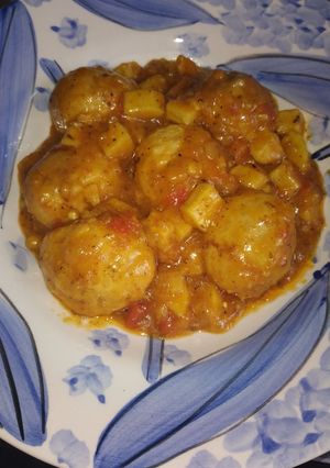 Una foto de Albóndigas de pollo estofadas