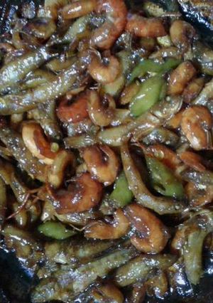 Hình của món Tôm cá kho nghệ.