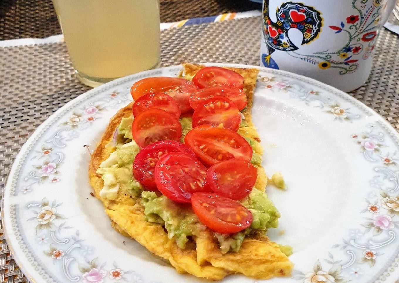 Loncha de huevos con aguacate