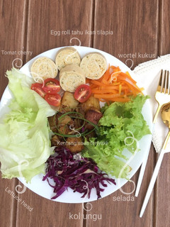 Foto resep Salad Sayuran Kentang Saus Teriyaki & Egg Roll Tahu Tilapia