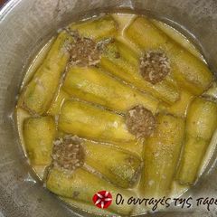 A picture of Stuffed zucchini.