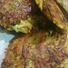 A picture of Vegie mix spider fritters.