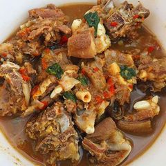 A picture of Cow leg peppersoup.