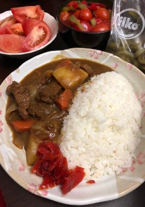 Una foto de Curry y arroz japonés de estilo británico japonés CAREE- RAISU🇮🇳🇬🇧🇺🇾🇯🇵欧風カレーライス