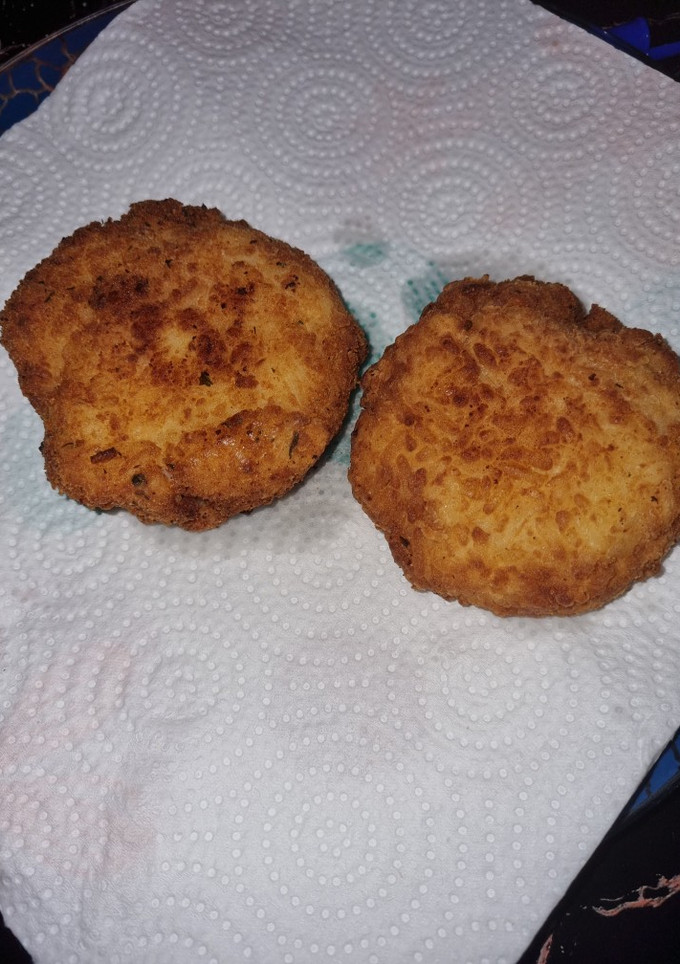 Una foto de Bolitas de Arroz con queso Mozzarella y rellena de carne