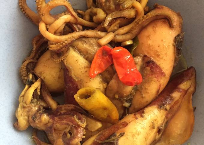 Langkah Mudah untuk Membuat Cumi bumbu kuning Anti Gagal
