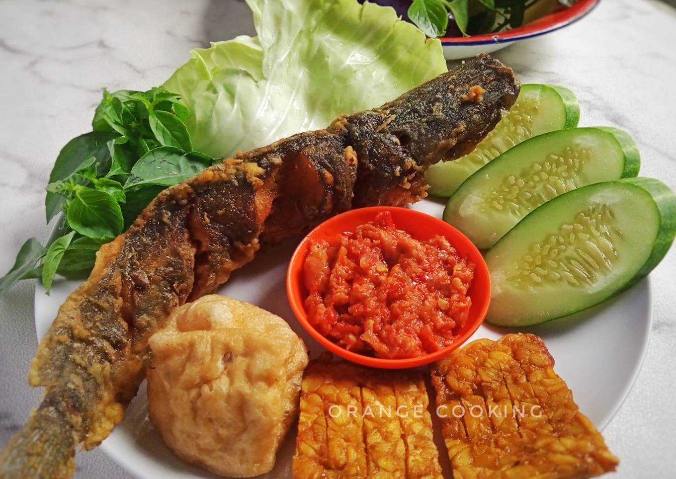 Lele goreng sambal belacan