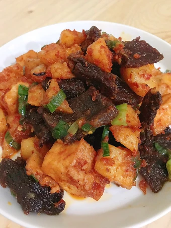 Langkah Mudah untuk Menyiapkan Resep Balado Kentang Dendeng Sapi Anti Ribet, Bikin Ngiler