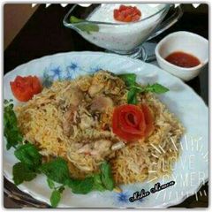 A picture of Chicken yakhni pulao biryani.