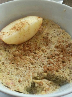 Foto de Bolo de caneca de banana e maçã