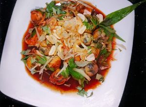 Hình của món Trứng cút lộn xào me.