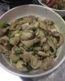 Nấm rơm xào thịt