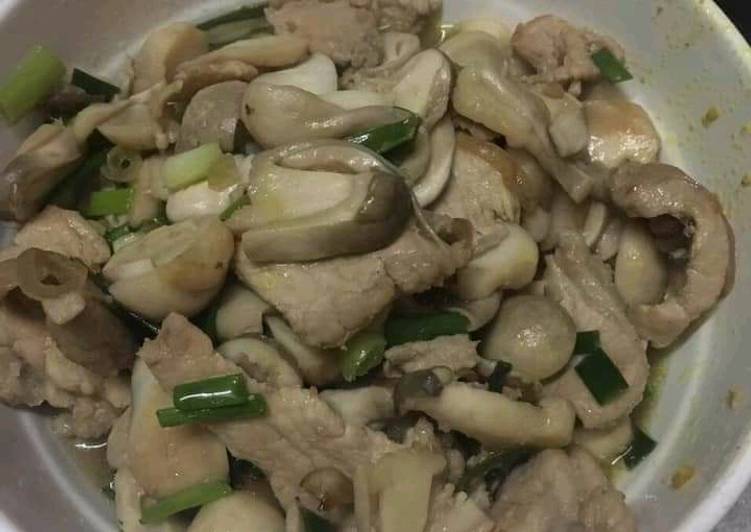 Easiest Way to Cook Delicious Nấm rơm xào thịt