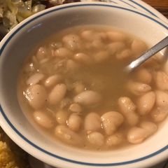 A picture of Pot of White Beans.