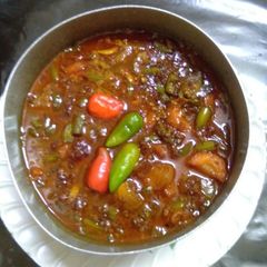 A picture of Chilli nutrela keema curry.
