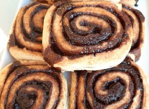 Una foto de Cinnamon Roll (rollos de canela)