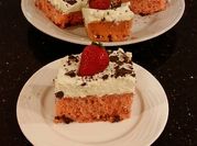 A picture of choco chips and strawberry